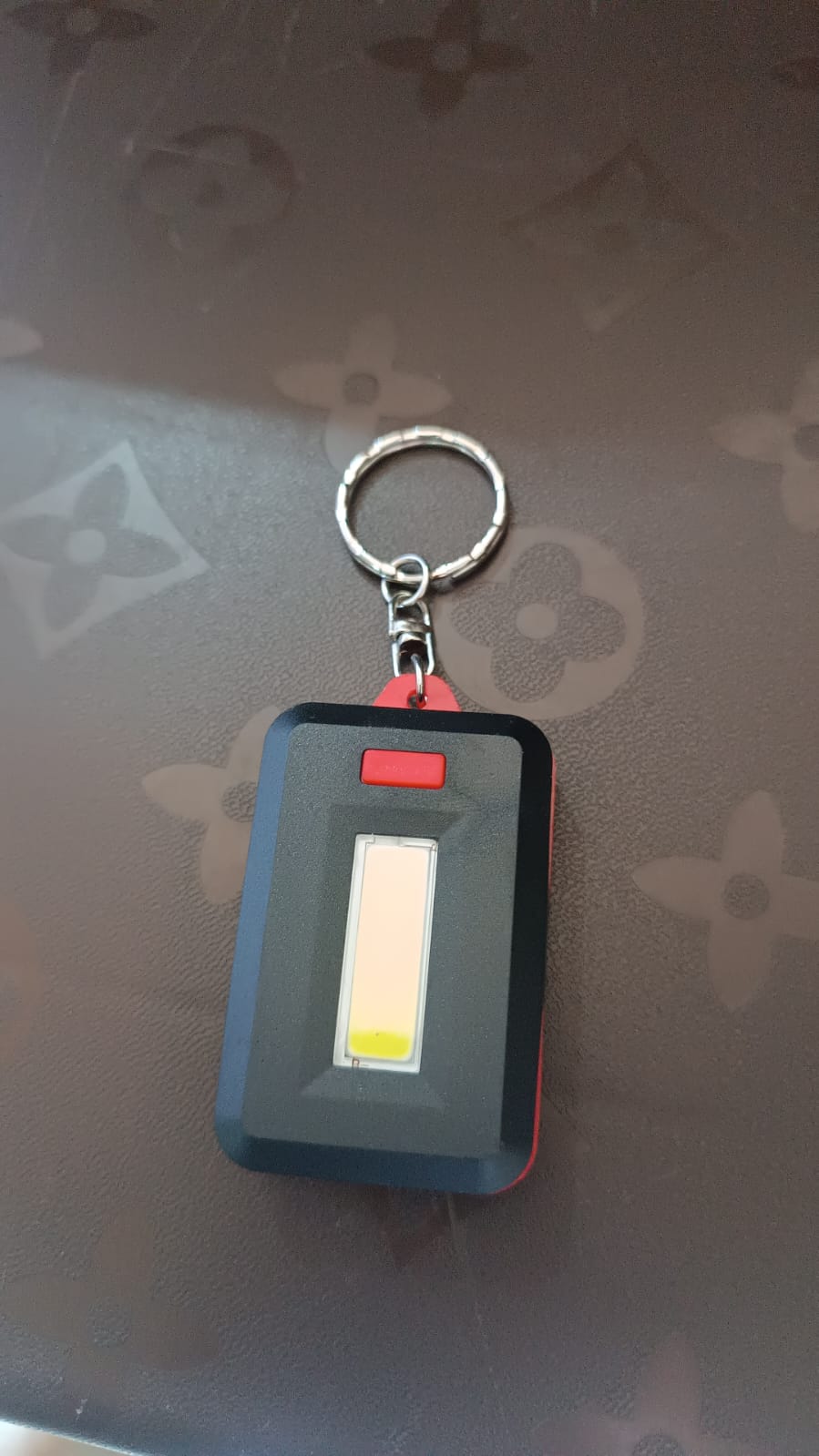 LED Keychain COB Light with Hook & Loop Sticker. 3 Light Modes (1 Pc / Battery Not Included) LED Keychain COB Light with Hook & Loop Sticker. 3 Light Modes (1 Pc / Battery Not Included)